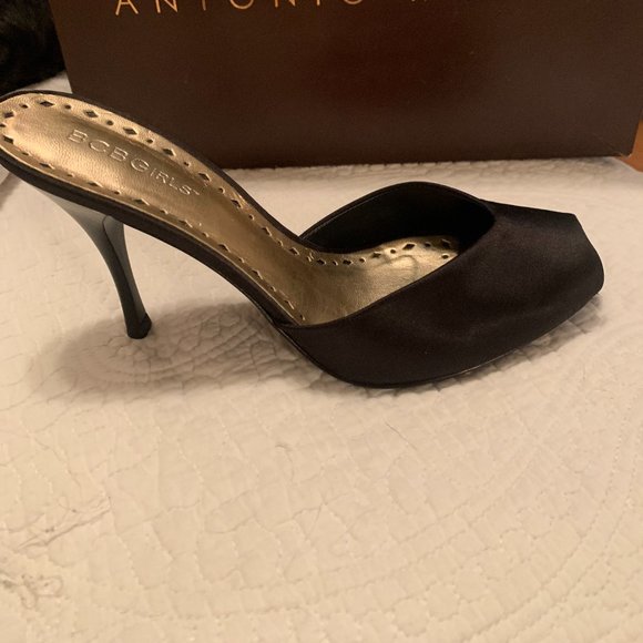 Black Open toed shoes Size 8 - Picture 3 of 3